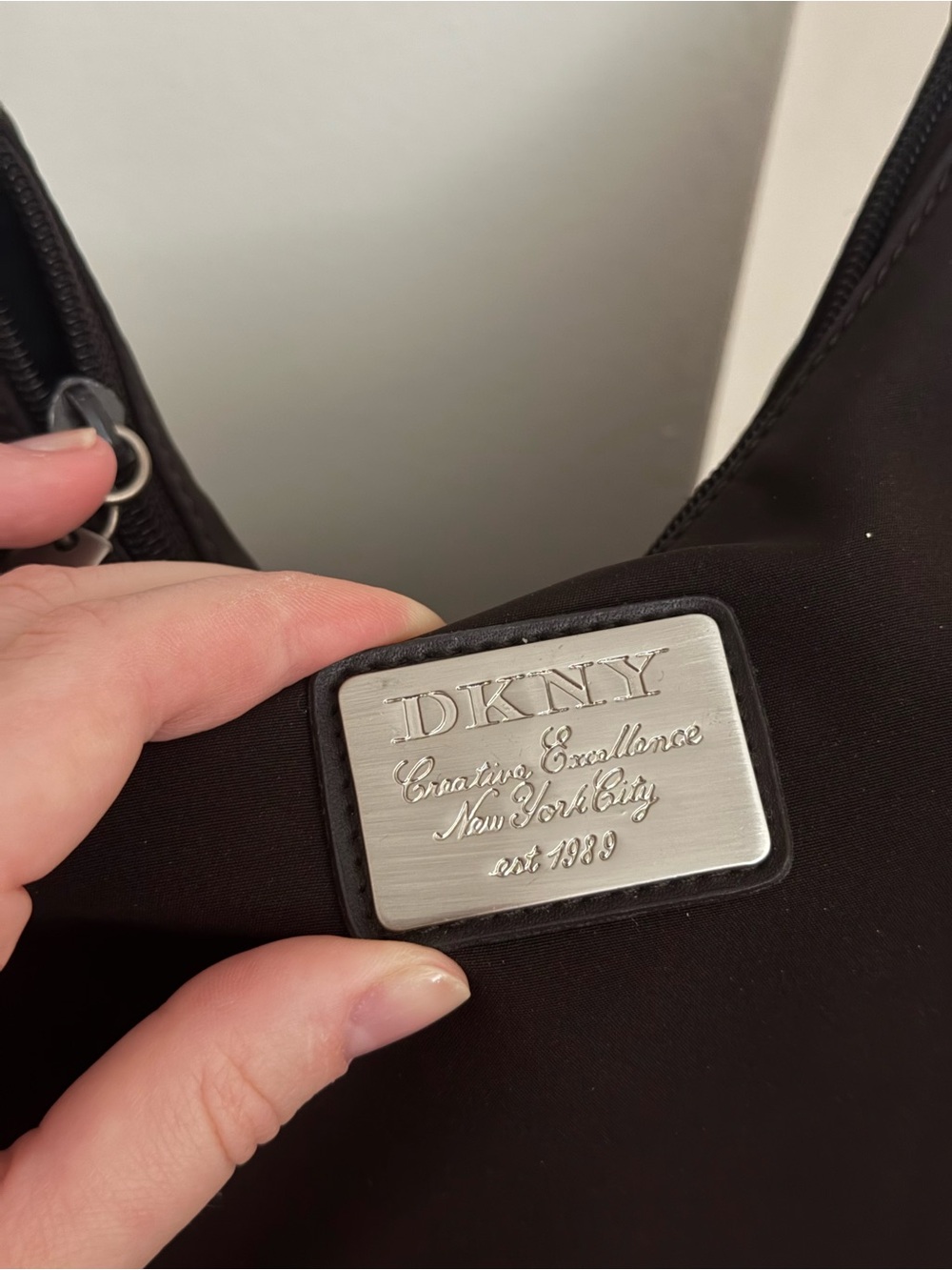 DKNY Vintage Brown Shoulder Bag with Silver Logo Plaque - Picture 4 of 4